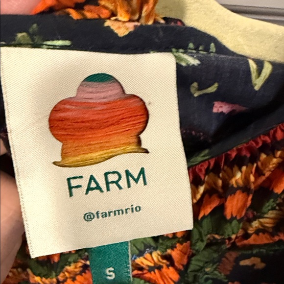 FARM Rio Multicolor Floral Embroidered Top - Picture 3 of 3